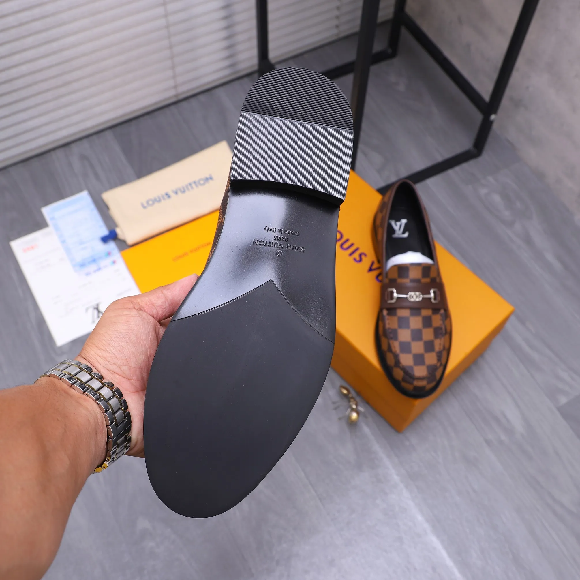 Men's shoes 💰660 Product trademark: LV [Louis Vuitton] business casual slip-on leather shoes, regular size. Size: 39-44 (38.45 custom-made, non-returnable) Product materials: Selected classic plaid upper, cowhide lining, original outsole